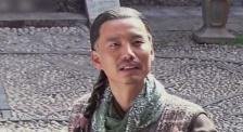 16年乔任梁倒吊图片
